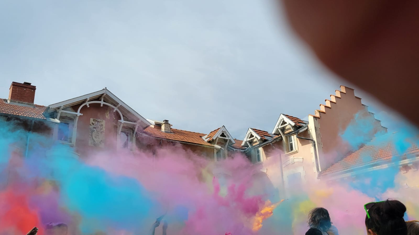 f9dd4165-a503-44f6-a312-0a2b0a100ff1